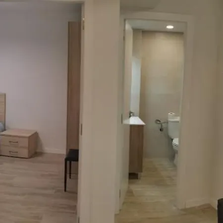 El Pilar 5 *
